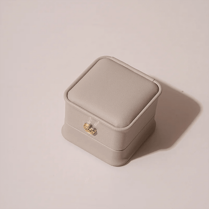 Pu Leather Ring Box Couple Proposal Ring Boxes For Engagement Wedding Simple Geometric Square Storage Gift Packaging Box MRLOUIS