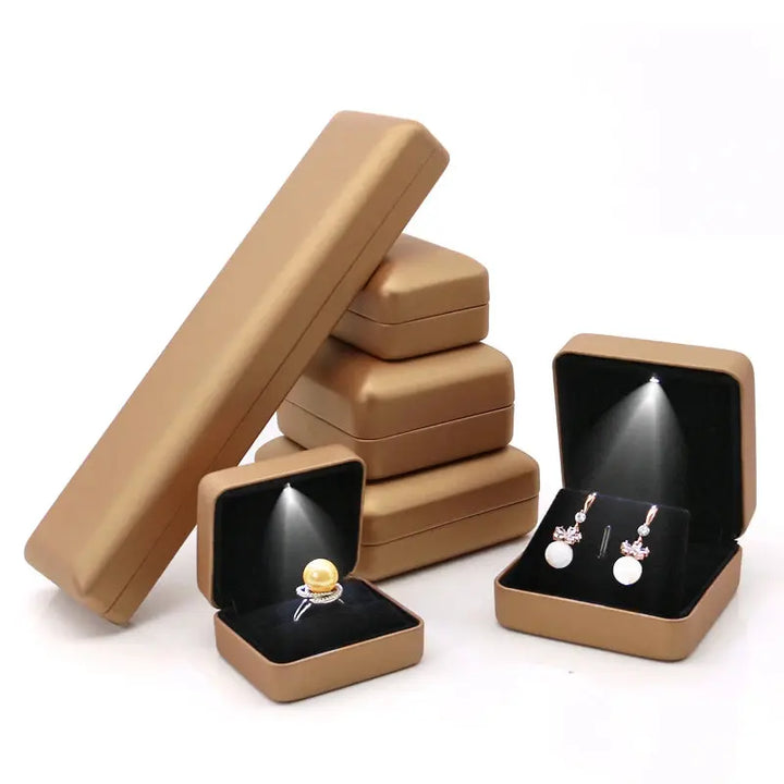 LED Jewelry Box for Ring Pendant Necklace Earring Engagement Display Gift Packaging with Light Storage Cases Wholesale MRLOUIS