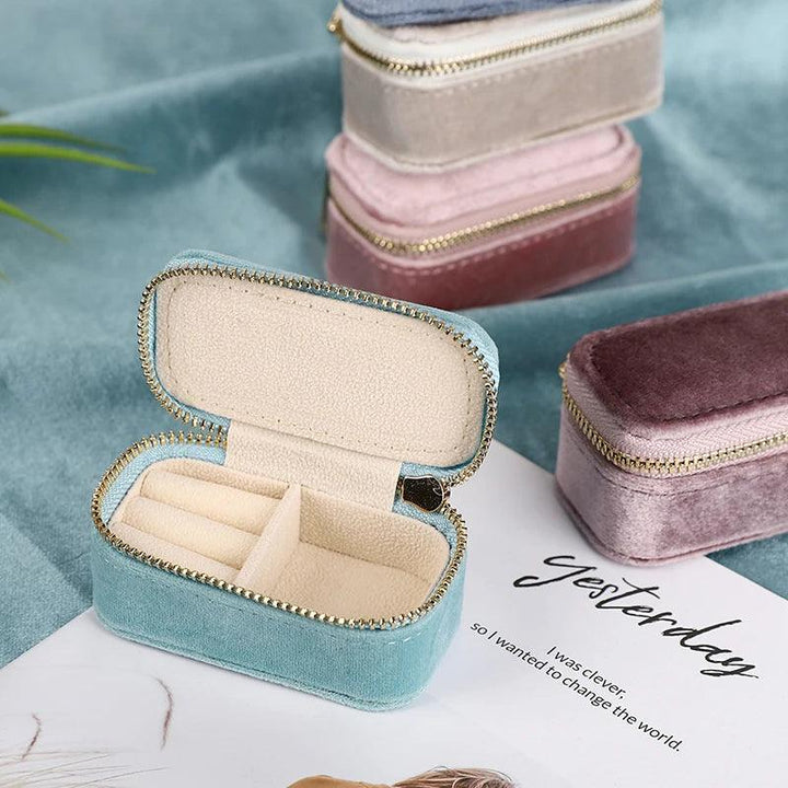 1pcs Mini Velvet Ring Box Jewelry Storage Case Single Layer Earrings Necklace Organizer Candy Color Zipper Bag Travel Portable MRLOUIS