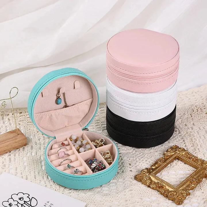 Portable Round Jewelry Box Necklaces Earrings Rings Jewelry Organizer Display Travel Jewelry Case Boxes Pu Leather Storage Box MRLOUIS