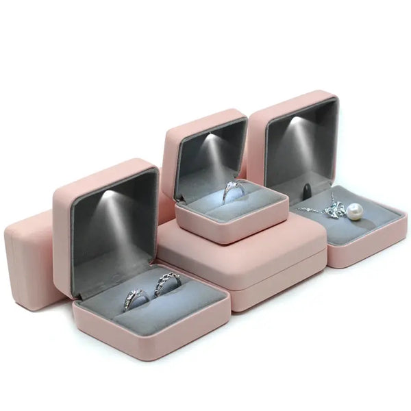 LED Jewelry Box for Ring Pendant Necklace Earring Engagement Display Gift Packaging with Light Storage Cases Wholesale MRLOUIS