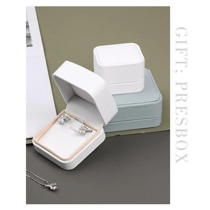 Simple Solid Color Ring Box White PU Leather Proposal Engagement Wedding Ring Box Holiday Gift Packaging Earring Storage Case MRLOUIS